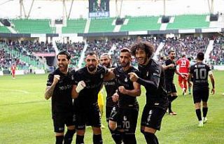 Sakaryaspor, 45 puanla liderliğini koruyor