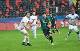 Sakaryaspor altyapısı ışık saçıyor
