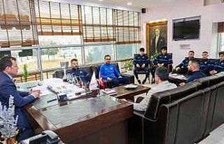 Şampiyon pehlivanlardan Kabakcı’ya ziyaret