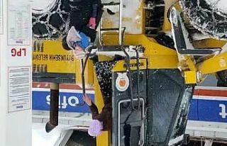 Samsun’da ateşlenen bebek, iş makinesiyle ambulansa...