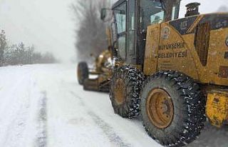 Samsun’da karla kapanan 27 kırsal mahalle yoluna...