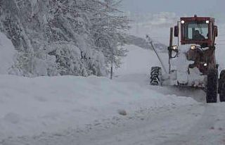 Samsun’da karla mücadele: 328 mahallenin yolu açıldı