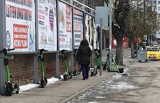 Scooterler yaya ulaşımını zorlaştırıyor