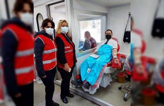 Semra Sarıışık Tozaraydın herkesi kan vermeye...