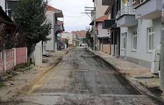 Serdivan’da haftasonu asfalt mesaisi