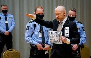 Seri katil Breivik’ten mahkemede Nazi selamı