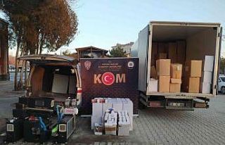 Sigara doldururken suçüstü yakalandılar