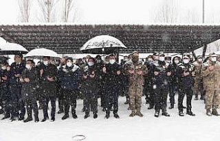 Silah kazasında hayatını kaybeden polis memleketine...