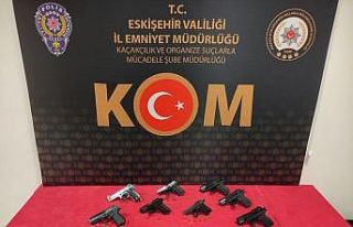 Silah satıcılarına özel harekât operasyonu