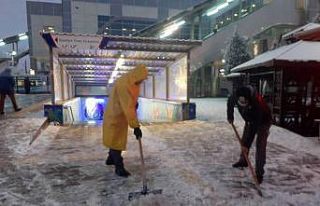 Sincan’da ekipler kar nöbetinde