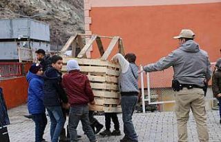 Şırnak’ta polis ve çocuklar ele ele verdi, sokak...