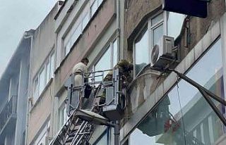 Şişli’de kumaş deposunda yangın paniği