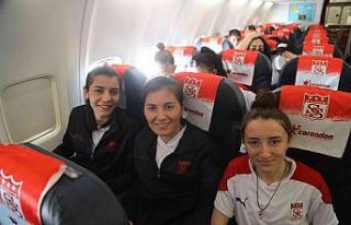 Sivasspor Kadın Futbol Takımı, İzmir’e gitti