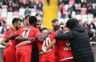 Sivasspor’da Erdoğan ve Cofie ceza sınırında