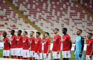 Sivasspor’da, Fenerbahçe maçı öncesi tam 7 eksik!