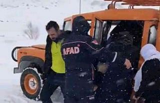 Siverek-Çermik yolunda mahsur kalan 23 yolcu AFAD...