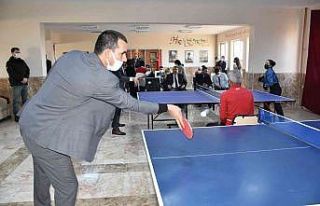 Siverek’te sokak hayvanları yararına masa tenisi...