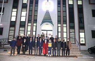 Siyasilerden anlamlı yılbaşı ziyaretleri