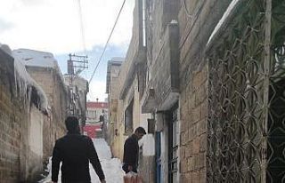 Soğuk kış günlerinde yaşlılara yürekleri ısıtan...