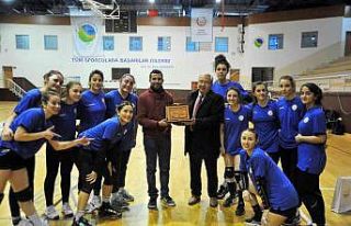 Spor foto muhabirine plaket