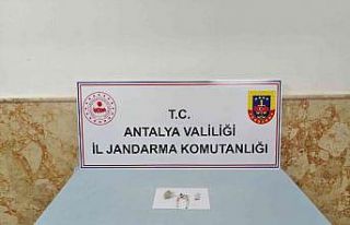 Şüphe üzerine durdurulan şahsın üzerinde 8 gram...