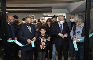 Talas’ta ‘Kuşaklararası’ Resim Sergisi açıldı