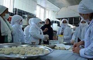 Tarım şehri Şanlıurfa’da kadınlar iş başında