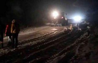 Tarsus-Çamlıyayla yolu kardan dolayı trafiğe kapandı