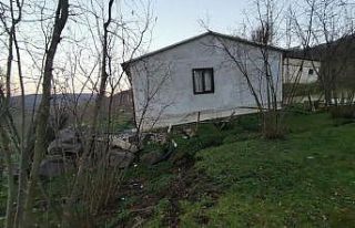 Taşocağının malzeme aldığı mahallede heyelanların...