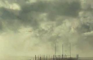 Tatil merkezi Manavgat’ın sahilleri beyaza büründü