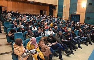 Tatvan’da tiyatro oyununa yoğun ilgi