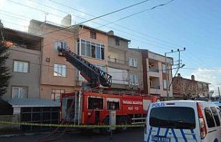 Tavşanlı’da 3 katlı binada yangın