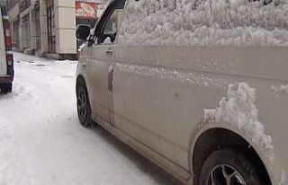 Tavşanlı’da kar ulaşımda aksamalara neden oldu