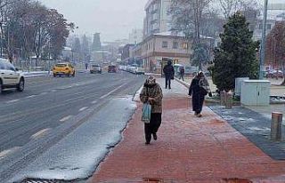 Tekirdağ güne karla uyandı