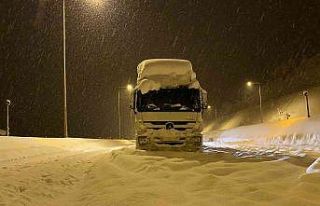 TEM Otoyolu Bolu Dağı geçişinde yol 8 saattir...