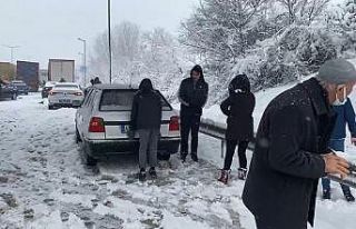 TEM Otoyolu’nda çok sayıda araç birbirine girdi