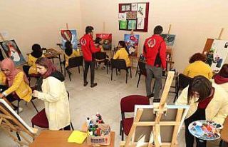 Teröre karşı renklerle birleştiler