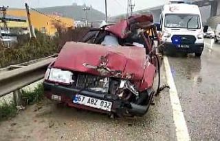 Tıra arkadan çarptı, ilk müdahale araç içinde...