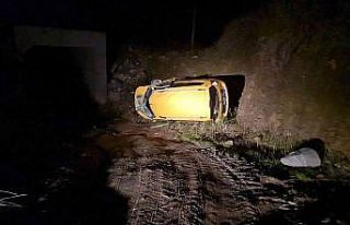 Tire’de taksi uçuruma yuvarlandı: 3 yaralı