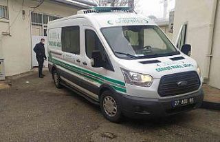 Tırın çarptığı motosikletteki kadın hayatını...