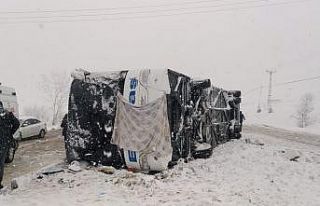Tokat’ta yolcu otobüsü devrildi: 1 ölü, 38 yaralı