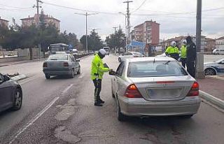Trafik denetimlerinde 2 bin 760 aracın 348 sürücüsüne...