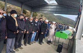 Traktör kazasında ölen genç çift toprağa verildi