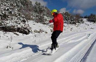 Turizmin gözdesi Kemer’de, bu kez snowboard keyfi