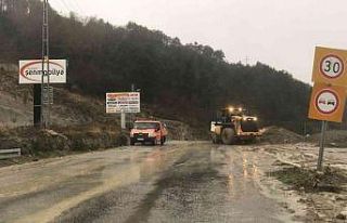 Türkeli-Çatalzeytin karayolunda heyelan