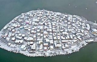 Türkiye’nin küçük Venedik’i beyaza büründü