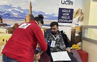 UCİM Ağrı gönüllüleri Kızılay’a destek için...