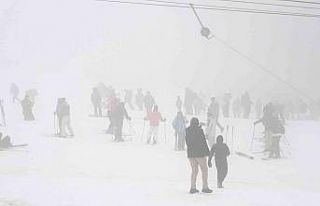 Uludağ’da yoğun sise rağmen pistlerde adım atacak...
