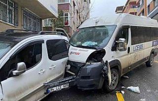 Ümraniye’de kontrolden çıkan okul servisi 4 araca...