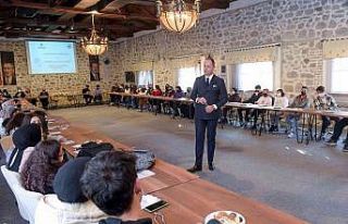 Üniversite sınavına girmeye hazırlanan gençler...